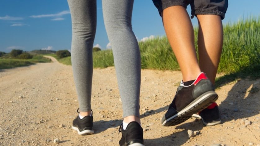 Jalan Kaki 30 Menit Sehari Bisa Turunkan Tekanan Darah? April 2026 Studi Kesehatan Viral, Warganet: 'Olahraga Mahal Itu Mitos!'